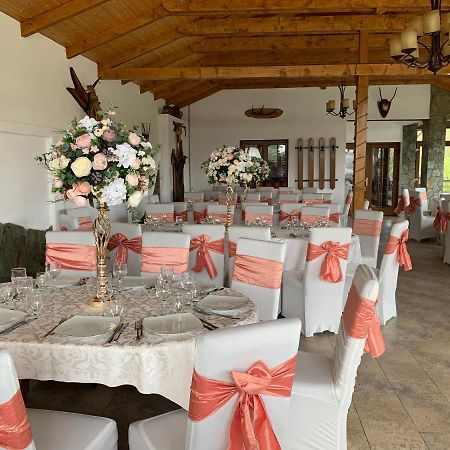Hotel Alex & Maria Cărpinişu Esterno foto