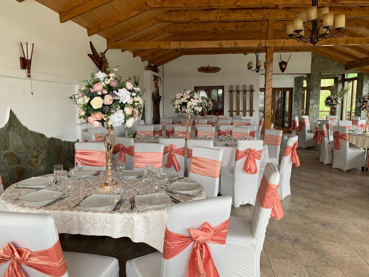 Hotel Alex & Maria Cărpinişu Esterno foto